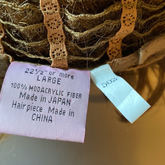 Wig - Picture 13 of 14